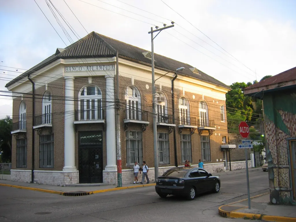 Edificio del Banco Atlántida en La Ceiba
